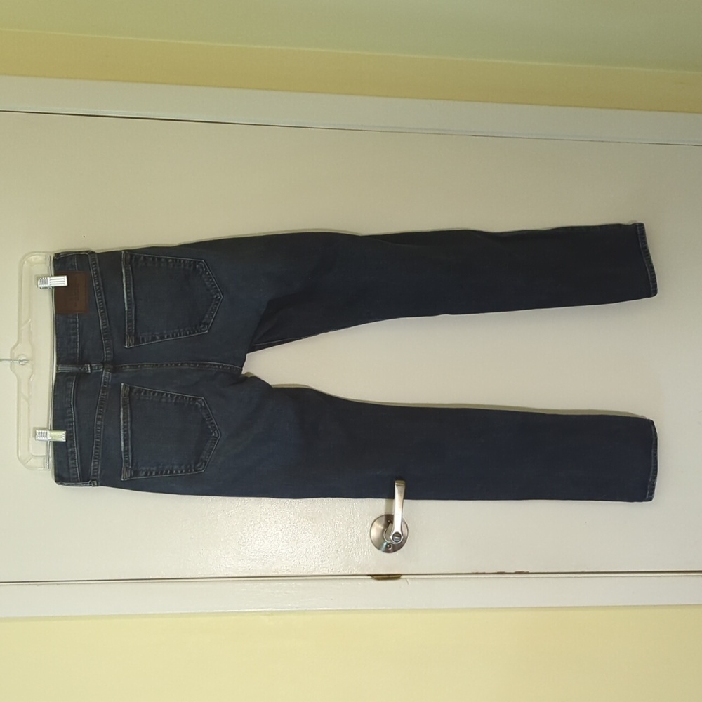 Abercrombie & Fitch Skinny Jean 👖 - Picture 2 of 3